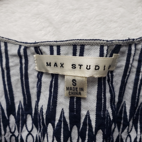 Max Studios V-Nneck Midi Dress - Picture 3 of 6